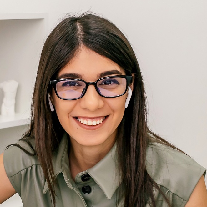 Renata Souza, Administradora e Cliente Pessoa Física